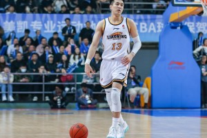 开云APP-辽宁男篮将郭艾伦顶薪独家签约权转至广州一周年回顾