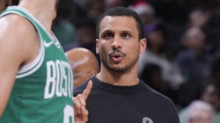 绿军主帅已经斩获生涯百胜，他和球员们相互成就