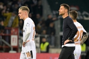 开云下载-马卡电台：阿隆索希望皇马签维尔茨、莫德里奇再留一年