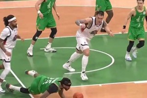 开云APP-末节封神！高诗岩12分定乾坤，山东胜辽宁迎两连胜，主场静候广厦