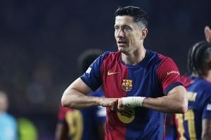 开云官网-手握4-0优势！世体：弗里克欧冠将小幅轮换 莱万是否首发还未确定